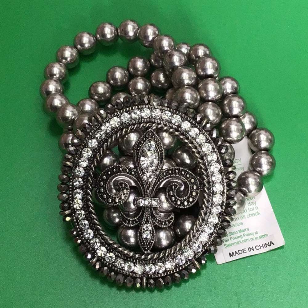 NWT Fleur de le stretch bracelet silver tone